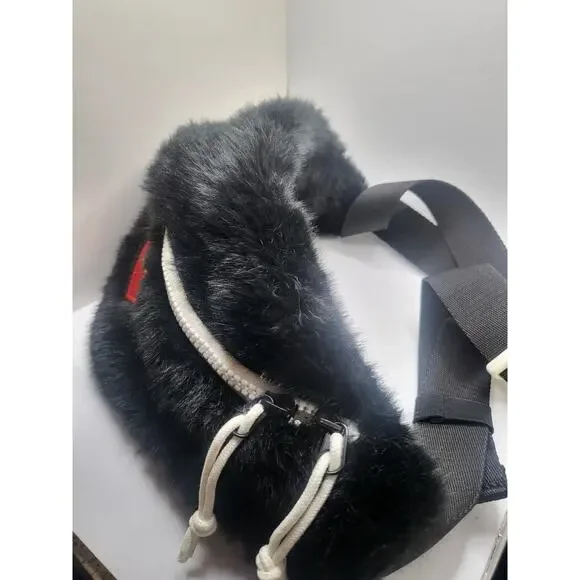 Nike x Olivia Kim Heritage Faux Fur Waist Bag Fanny Pack CT7959-010 - Picture 4 of 11